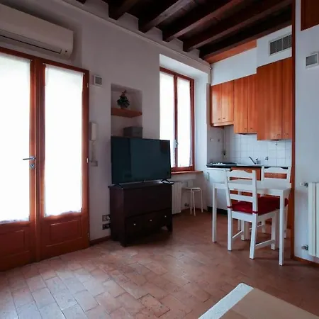Charming Flat In Brera Milão